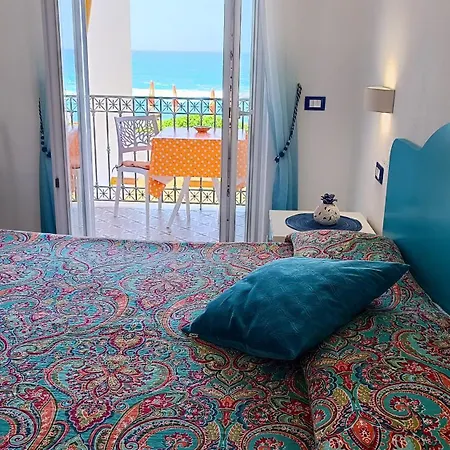 Tina In Restituta דירה *